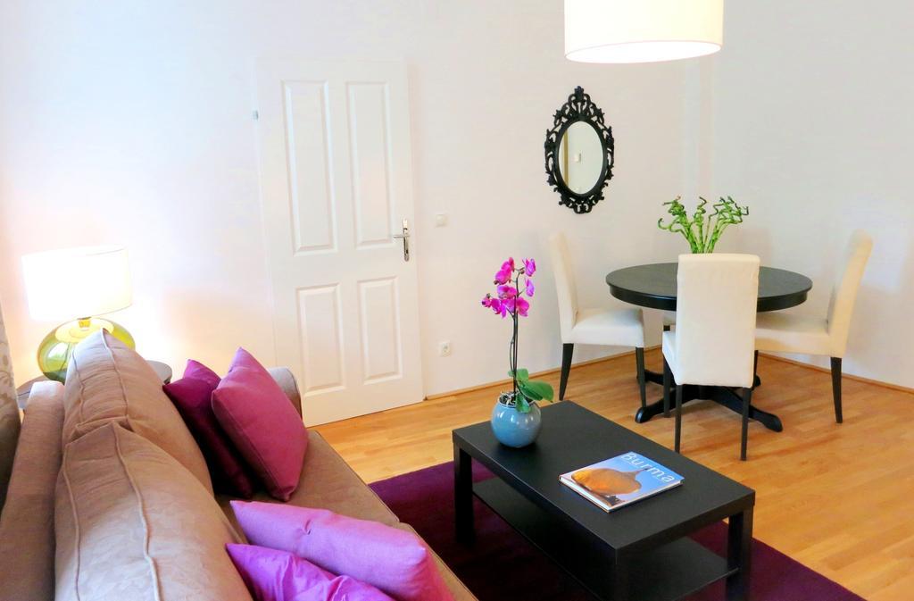 Apartment Theresiengasse Vienna Room photo